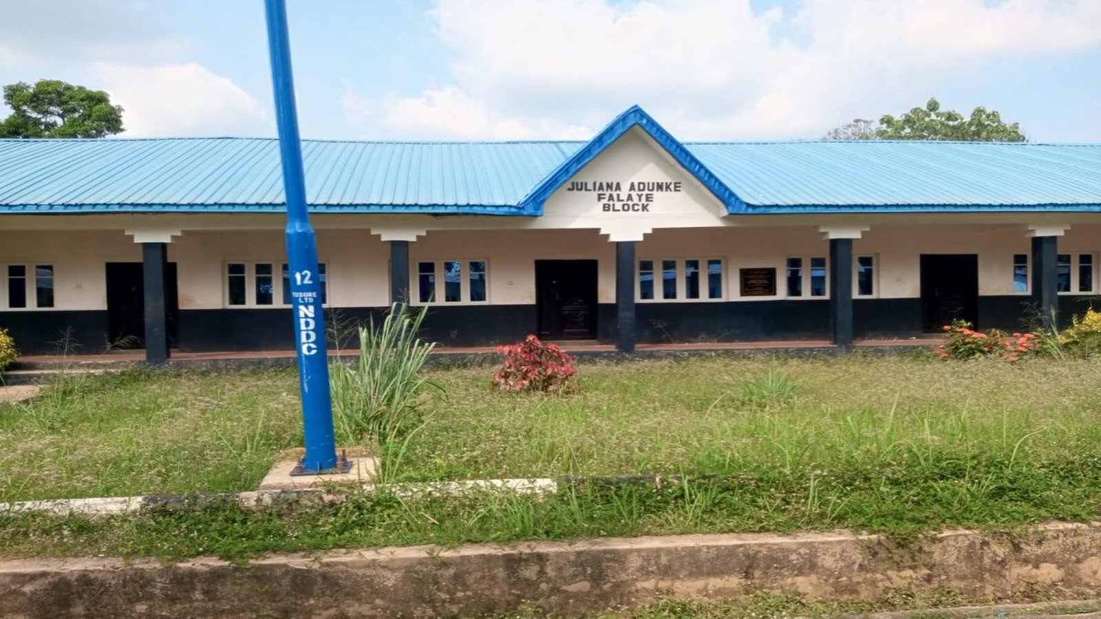 Ultramodern Classroom Block