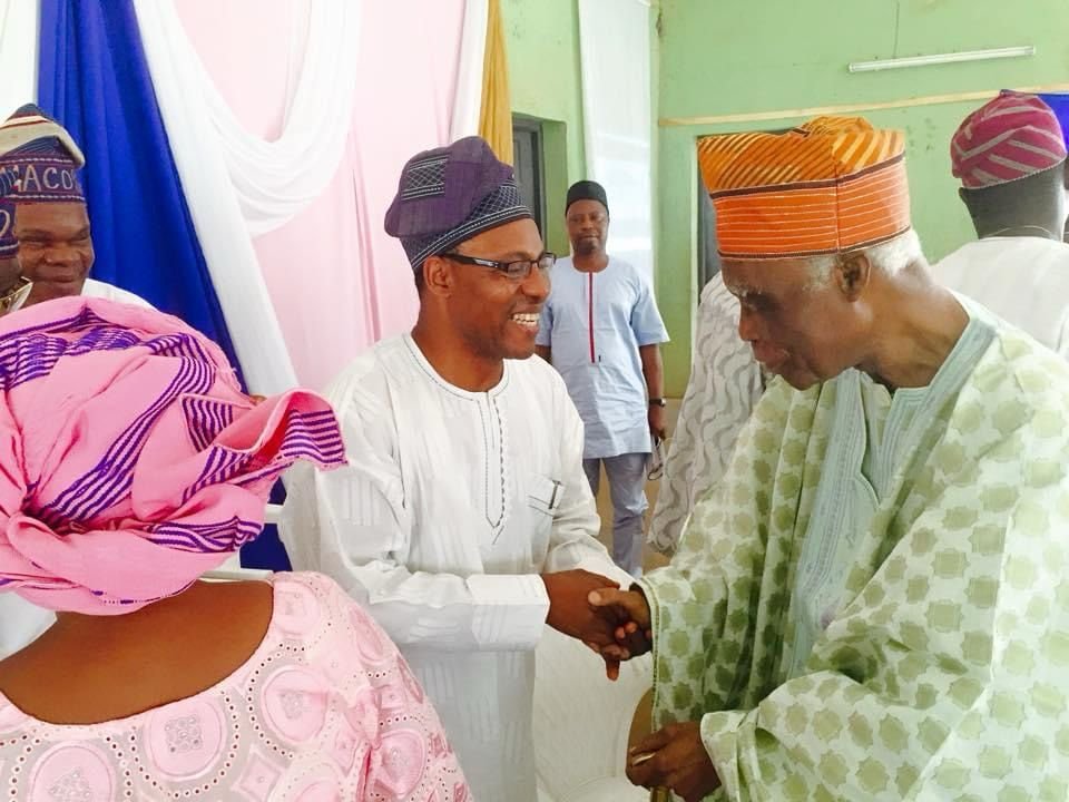 Dr Daodu Igbekele (national president 2015)welcoming Mr P O Adewole to the 2015 AGM.